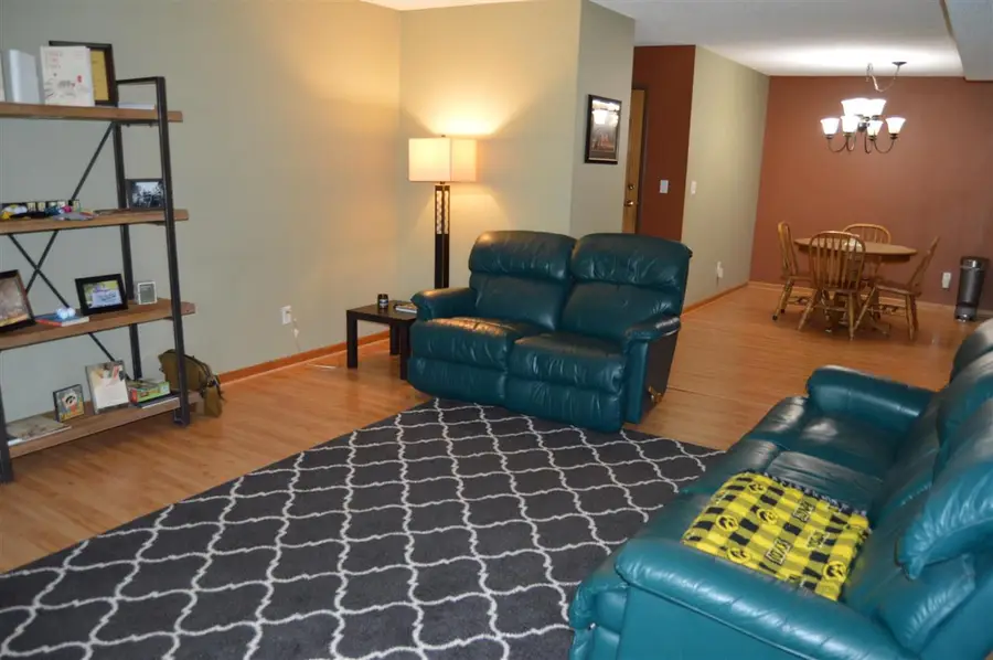 454 West Side Dr, Iowa City, IA 52246 - #3