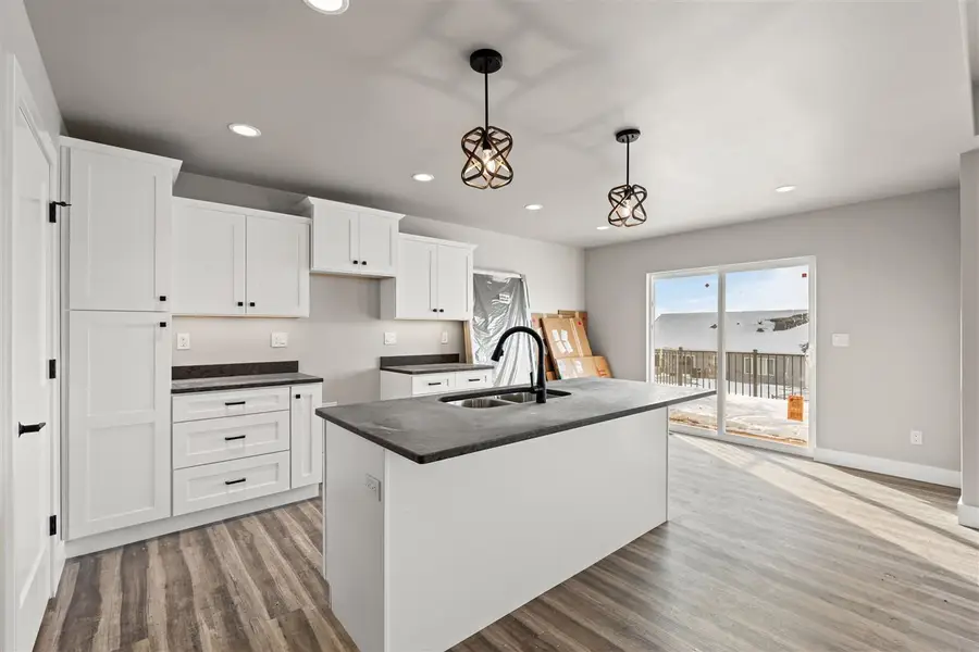 801 Mont Clair St, Solon, IA 52333 - Image #3