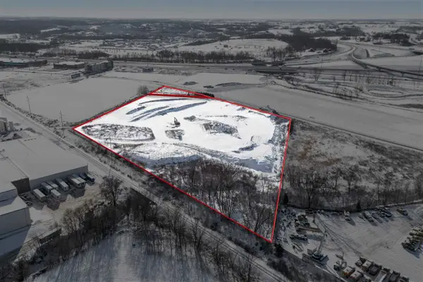 300 Westcor Dr, Coralville, IA 52241