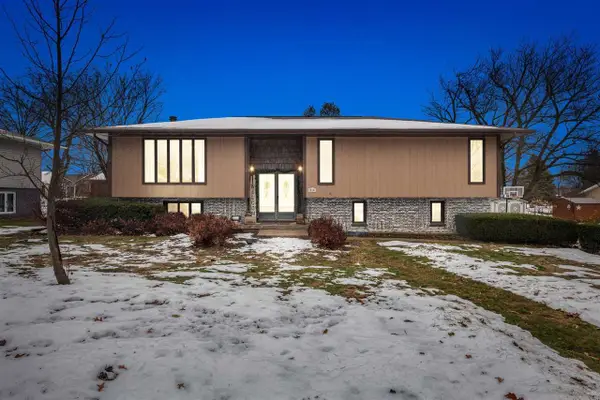 914 8th St., Kalona, IA 52247