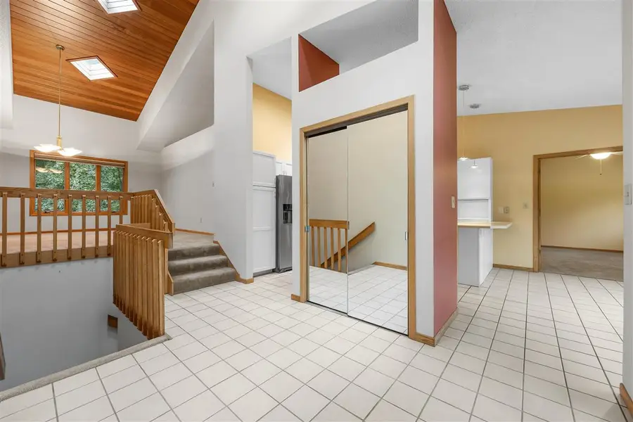 24 Eastview Pl NE, Iowa City, IA 52240 - Image #2