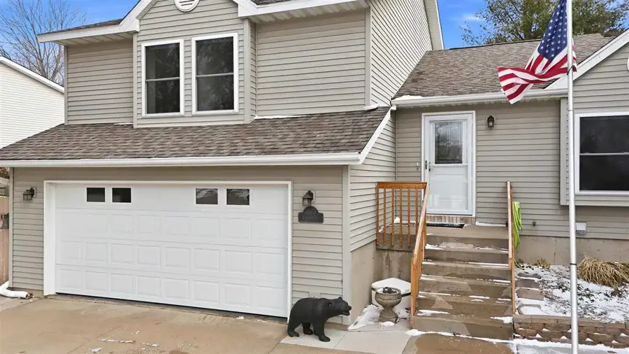 2023 Lynncrest Dr, Coralville, IA 52241 - Image #2