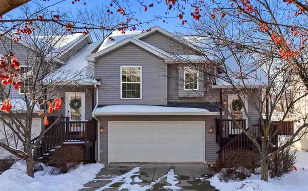 955 Twilight Dr, North Liberty, IA 52317