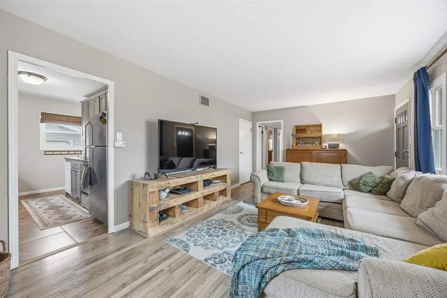 3752 NE F AVE, Cedar Rapids, IA 52402 - Image #3