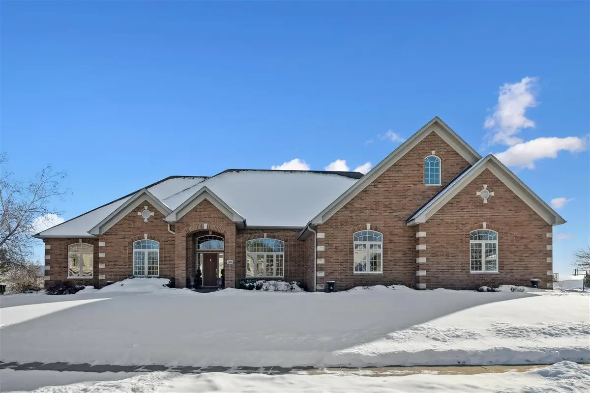 705 Willow Ct, Solon, IA 52333 - Image #1