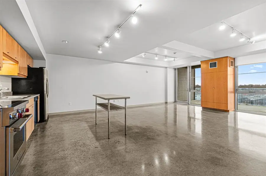 221 E College St, Iowa City, IA 52240 - Image #3