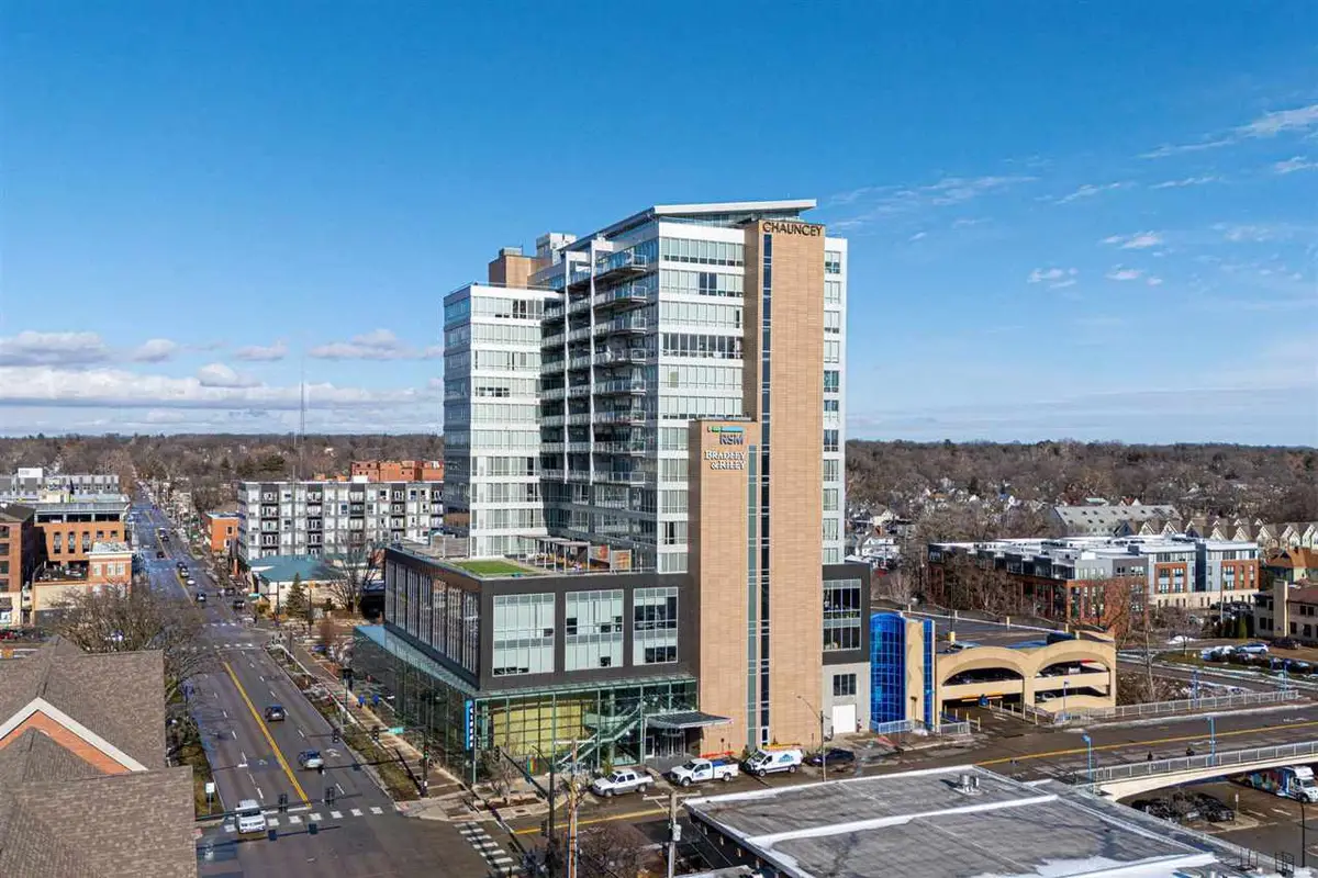 404 E College St, Iowa City, IA 52240 - Image #1