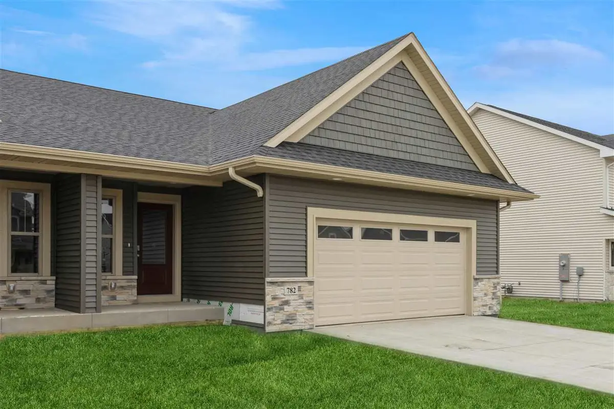 1015 Highland Trl, Solon, IA 52333 - Image #1