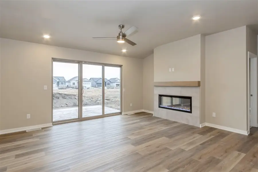 1015 Highland Trl, Solon, IA 52333 - Image #3