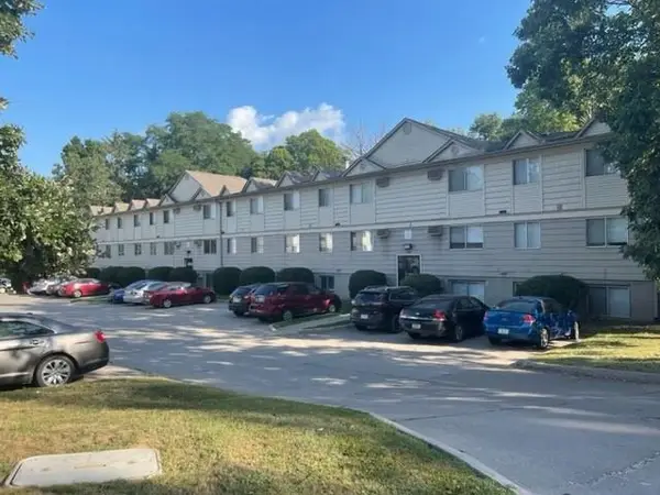 902-906 N Dodge Street, Iowa City, IA 52240