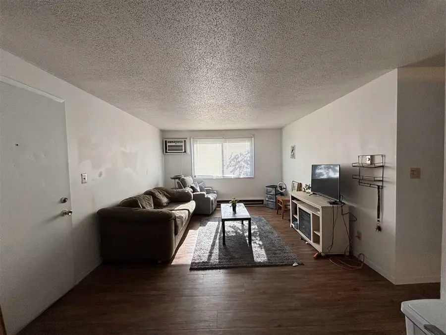 802 Benton Dr, Iowa City, IA 52246 - #2