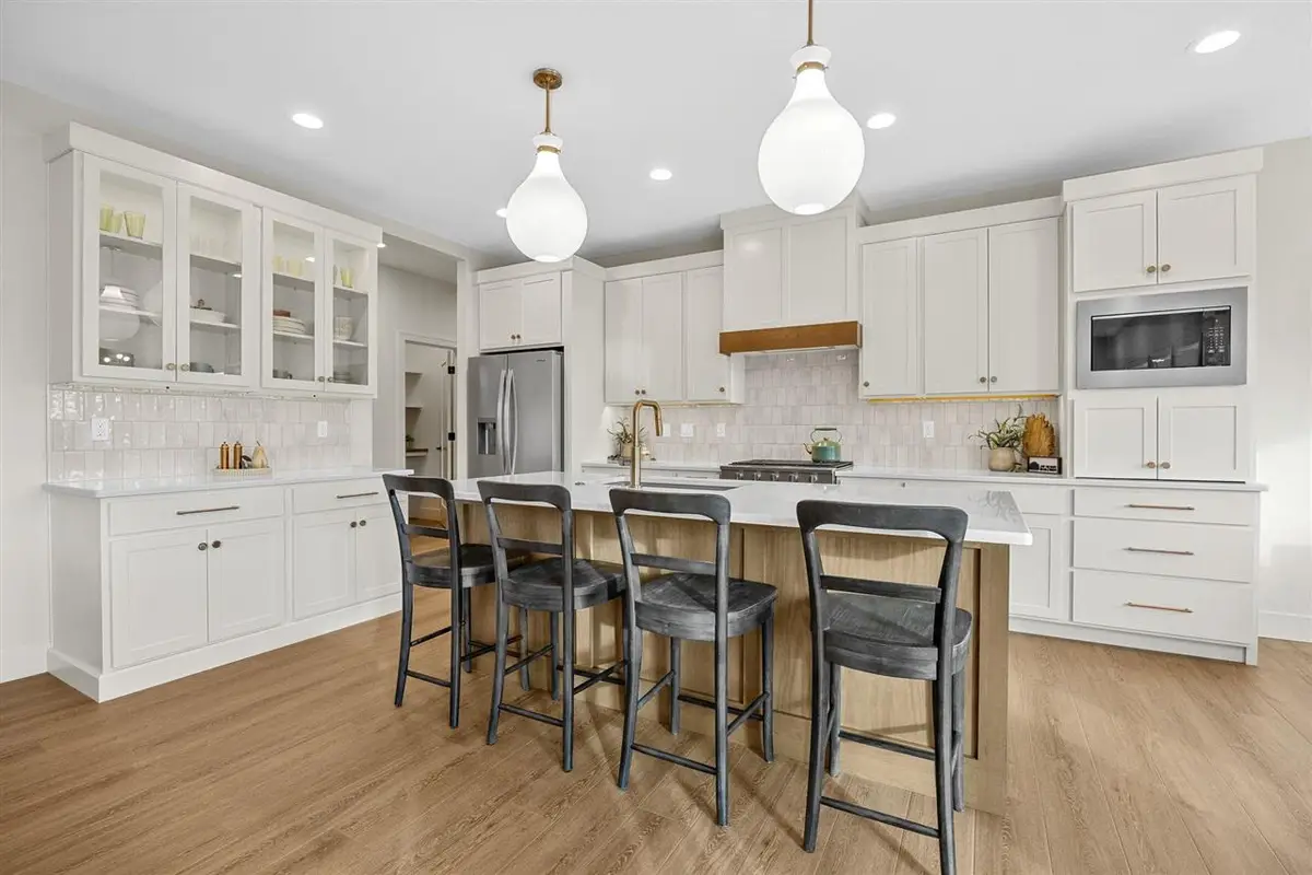 970 17th Ave SW, Mount Vernon, IA 52314 - #1