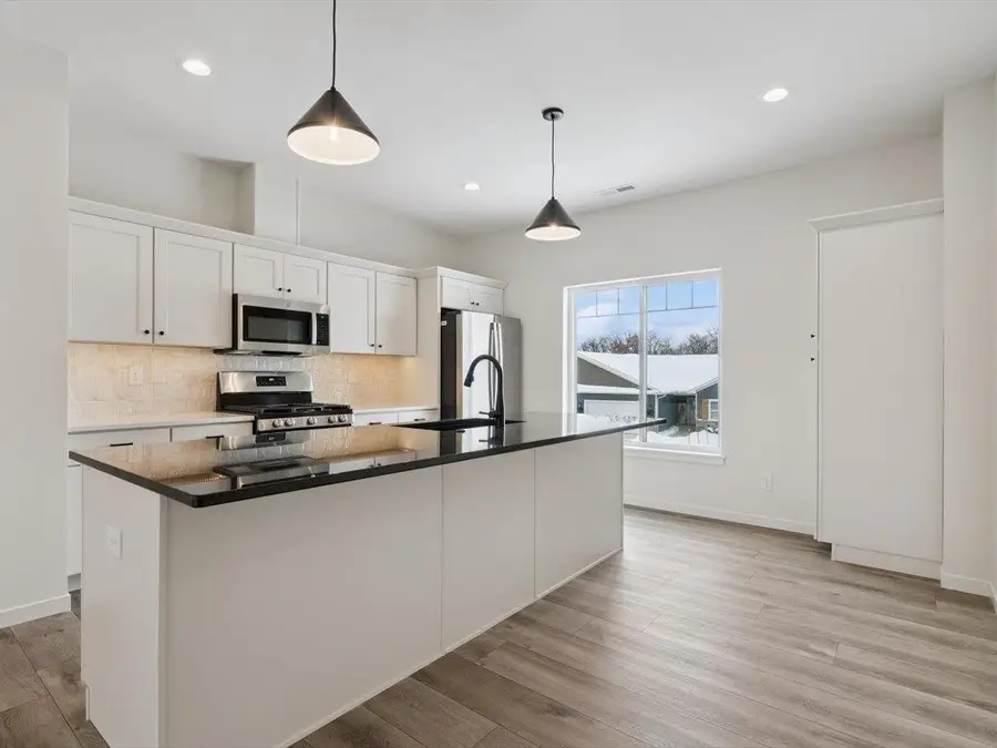 944 Dubs Dr, Iowa City, IA 52246 - #2