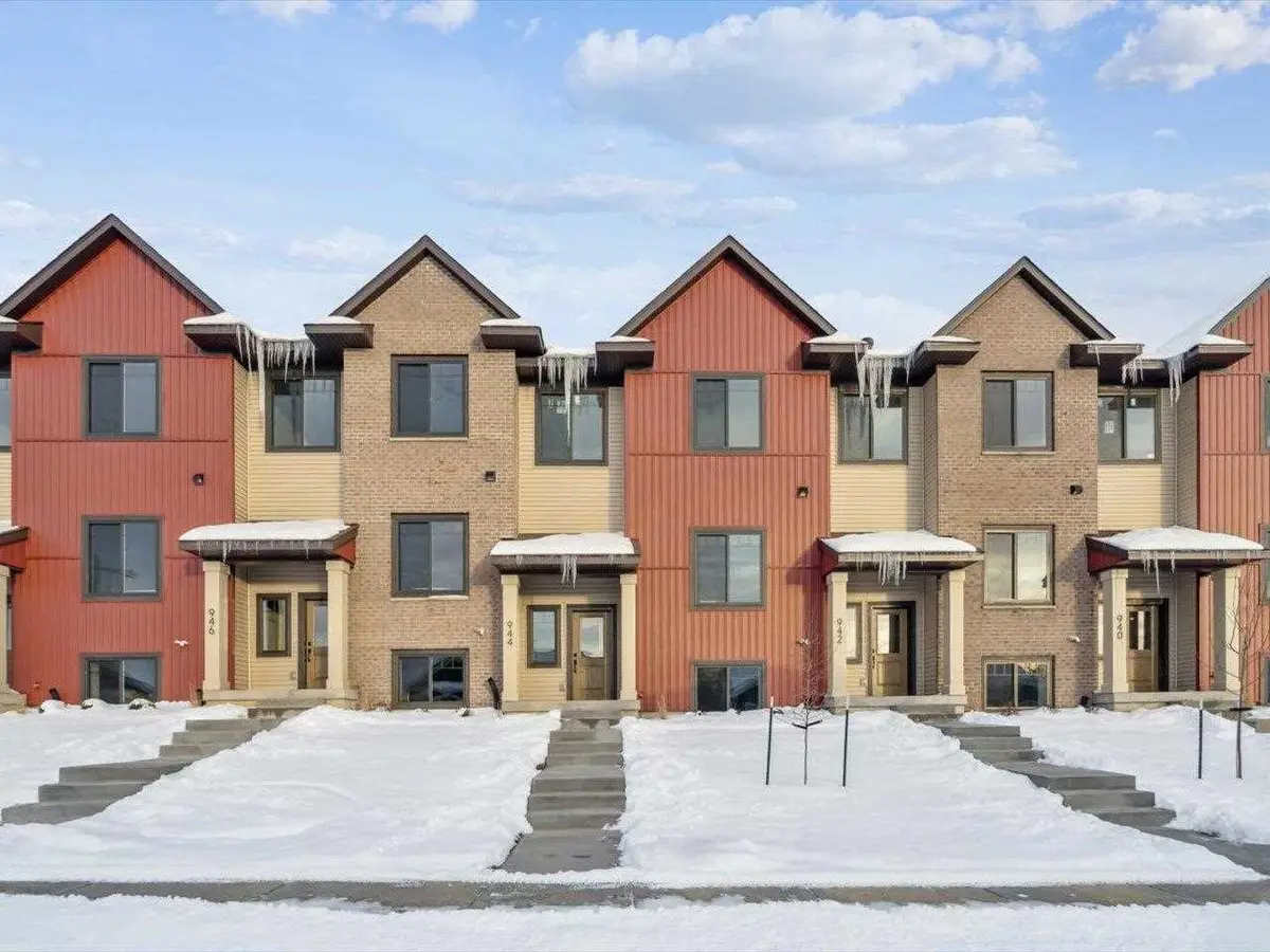 946 Dubs Dr, Iowa City, IA 52246 - #1