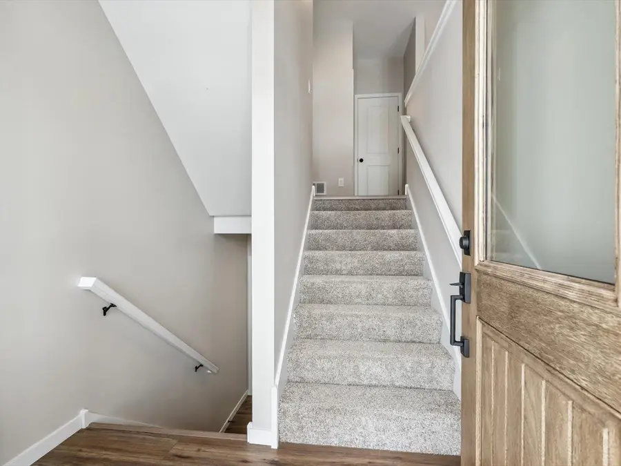 946 Dubs Dr, Iowa City, IA 52246 - #3