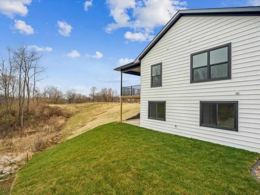 586 Maclan Cir, Iowa City, IA 52246 - #3