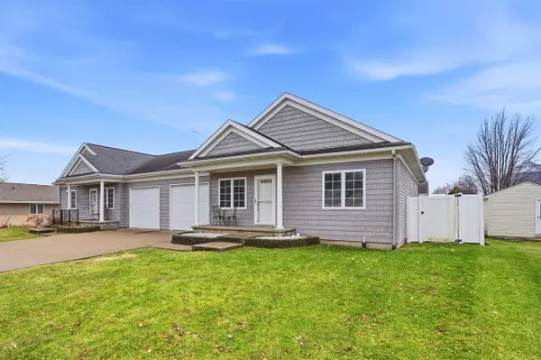 200 F Place Unit B, Kalona, IA 52247