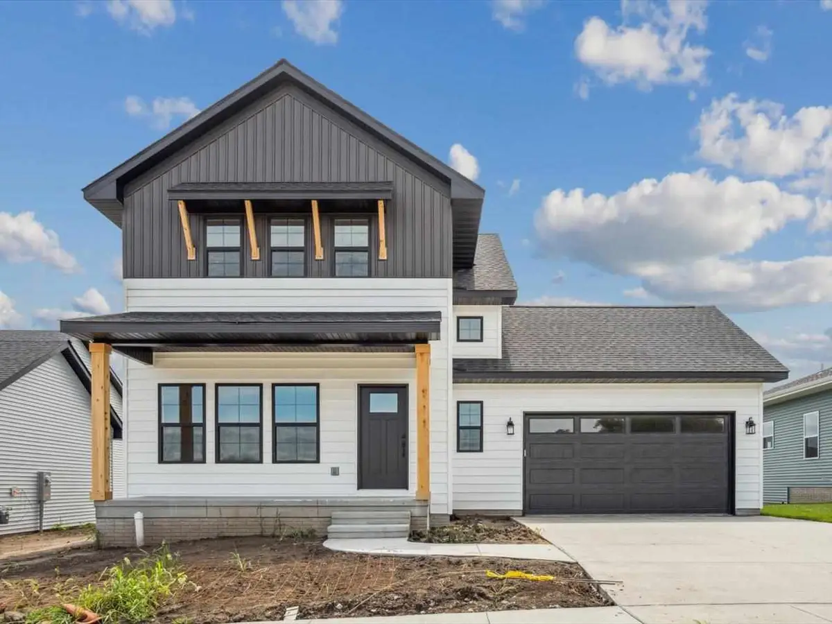 1305 Frontier Loop, Iowa City, IA 52240 - Image #1