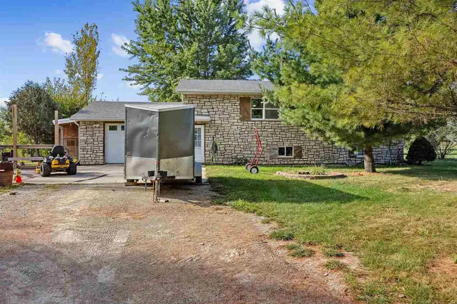 2866 60th St, Vinton, IA 52349 - Image #2