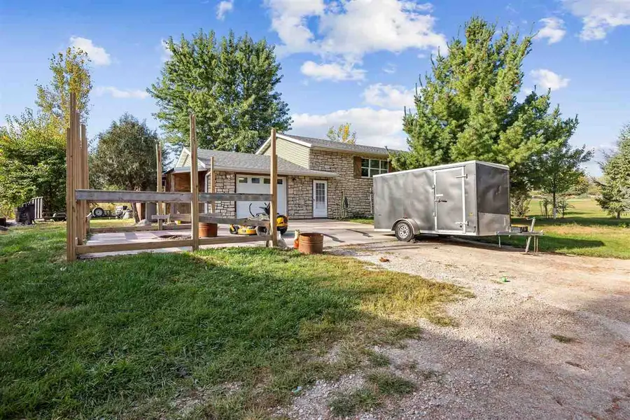 2866 60th St, Vinton, IA 52349 - Image #3