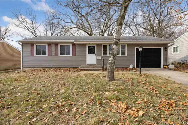 2023 Union Rd, Iowa City, IA 52240