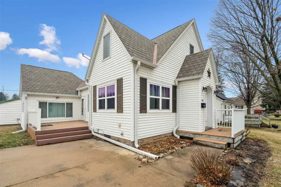 409 N Cedar St, Monticello, IA 52310 - Image #2