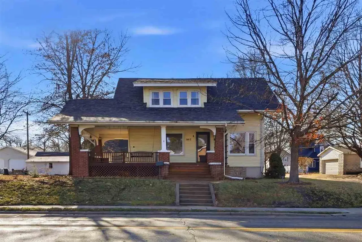 527 W Madison, Washington, IA 52353 - Image #1