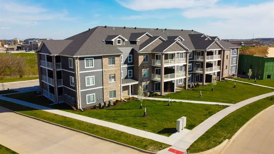 2875 Spring Rose Cir #310, Coralville, IA 52241 - #2