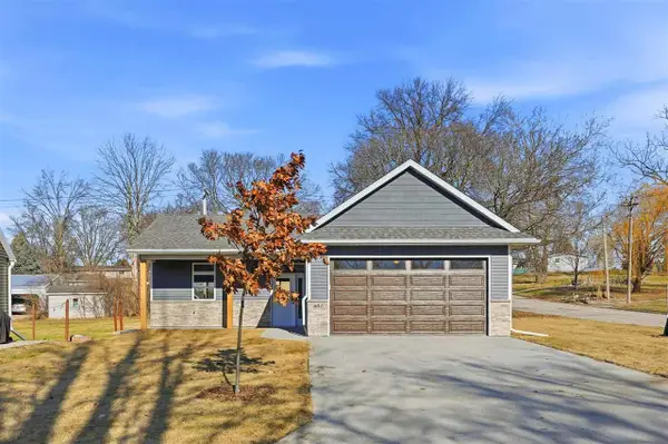 602 W 8th St, Tipton, IA 52772
