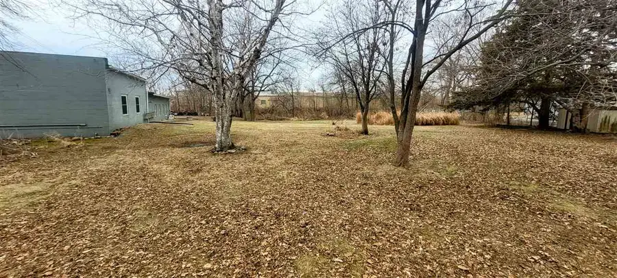 2263 S Riverside Dr, Iowa City, IA 52246 - Image #3