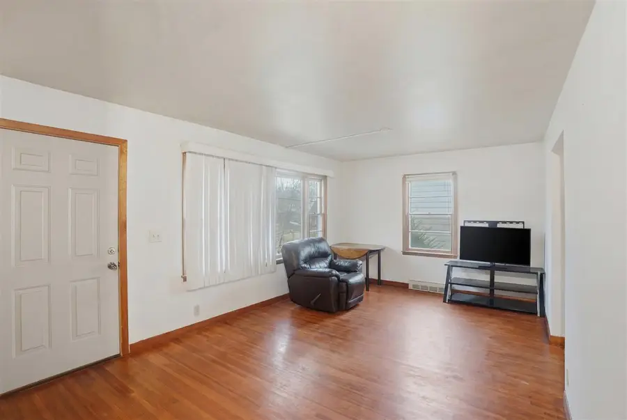 314 Springer Ave., Columbus Junction, IA 52738 - Image #2