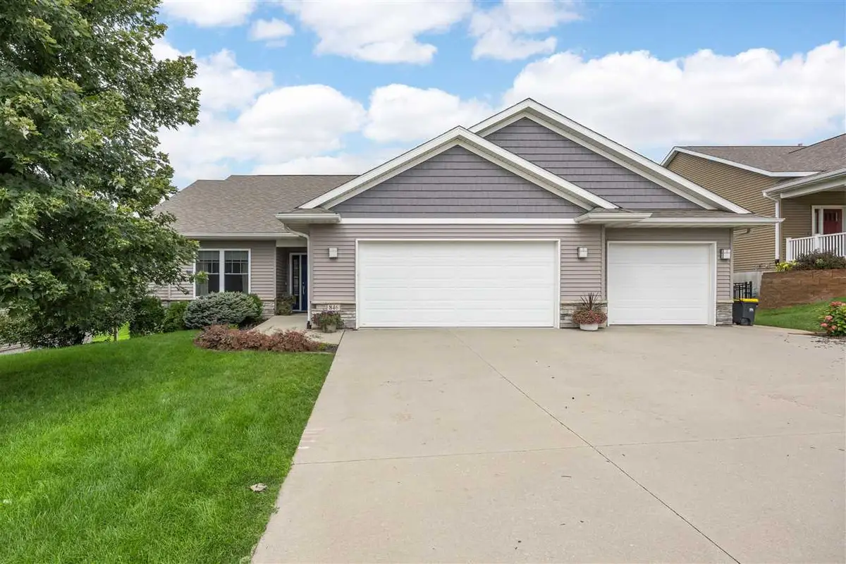 846 Camp Cardinal Rd, Iowa City, IA 52246 - #1