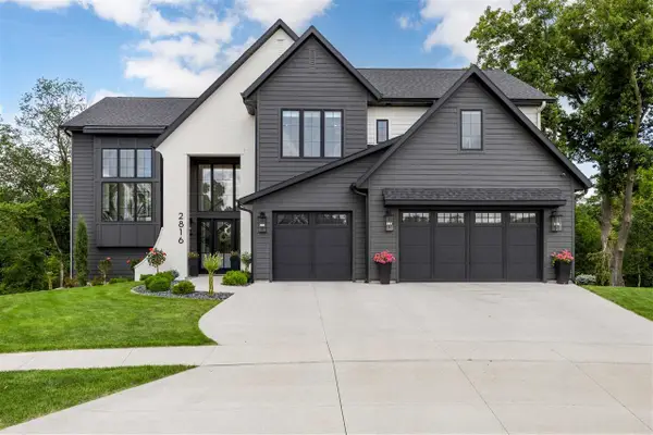 2816 Buckle Down Cir, Iowa City, IA 52245