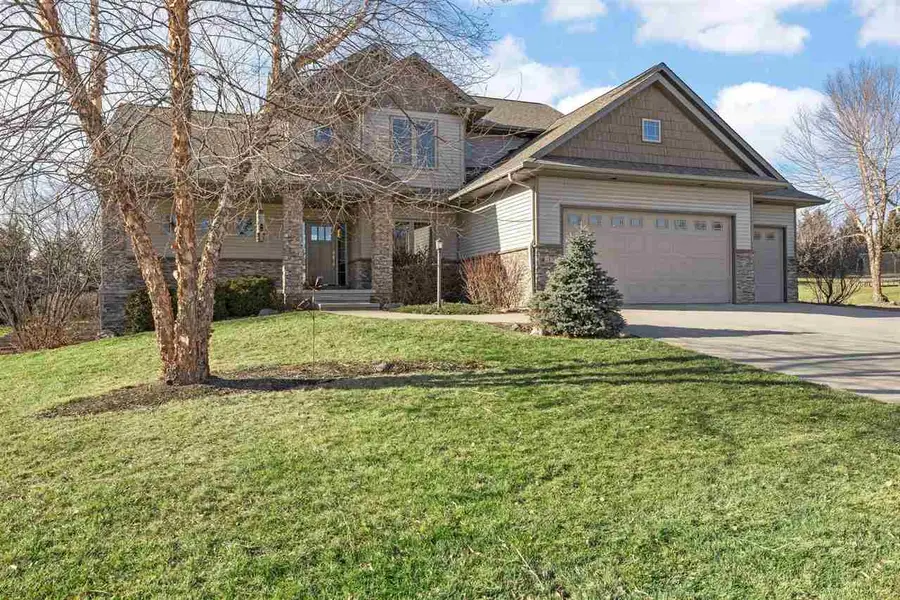 2878 Ash Ct, Coralville, IA 52241 - Image #2