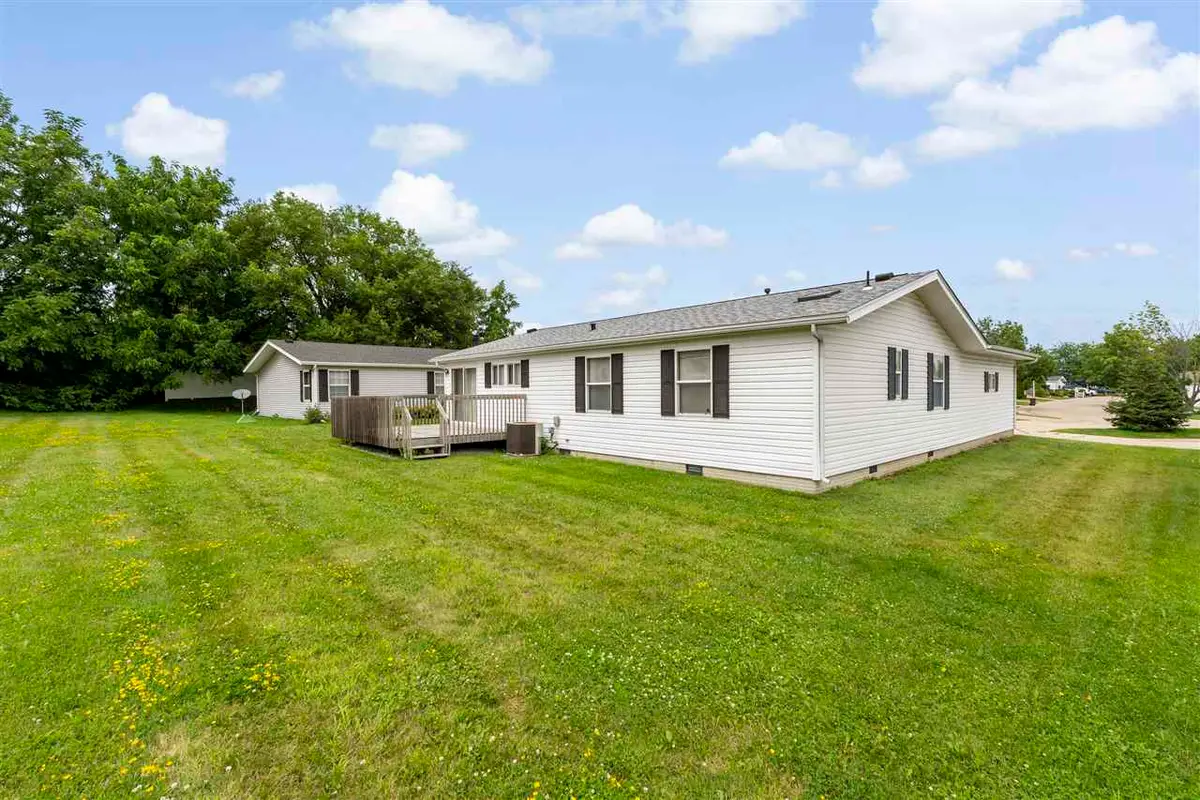 216 Paddock Cr, Iowa City, IA 52240 - Image #1