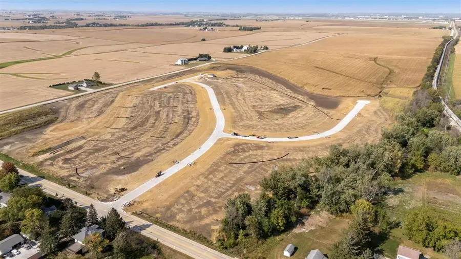 135 Pleasant Hill Drive NW, Swisher, IA 52338 - Image #3