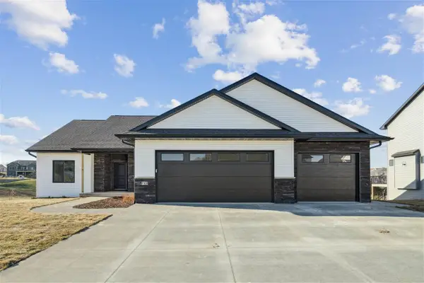 715 Cedar Bend Dr., Solon, IA 52333