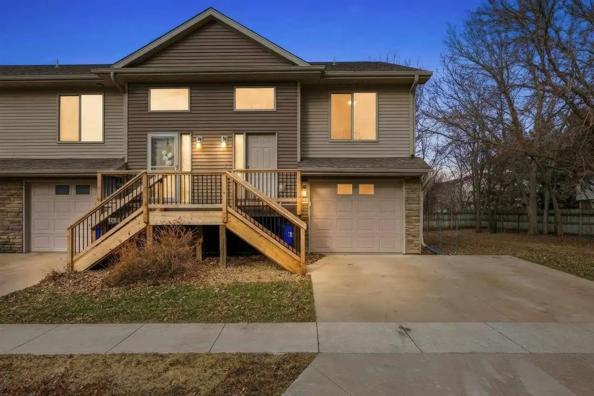 100 N Copeland Ln, North Liberty, IA 52317 - Image #1