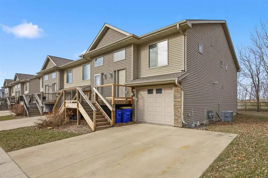 100 N Copeland Ln, North Liberty, IA 52317 - Image #2
