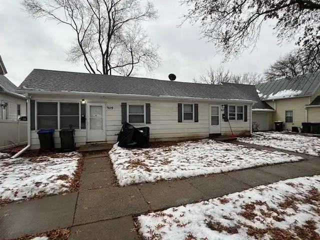 927/929 Fairchild Street, Iowa City, IA 52240 - Image #1
