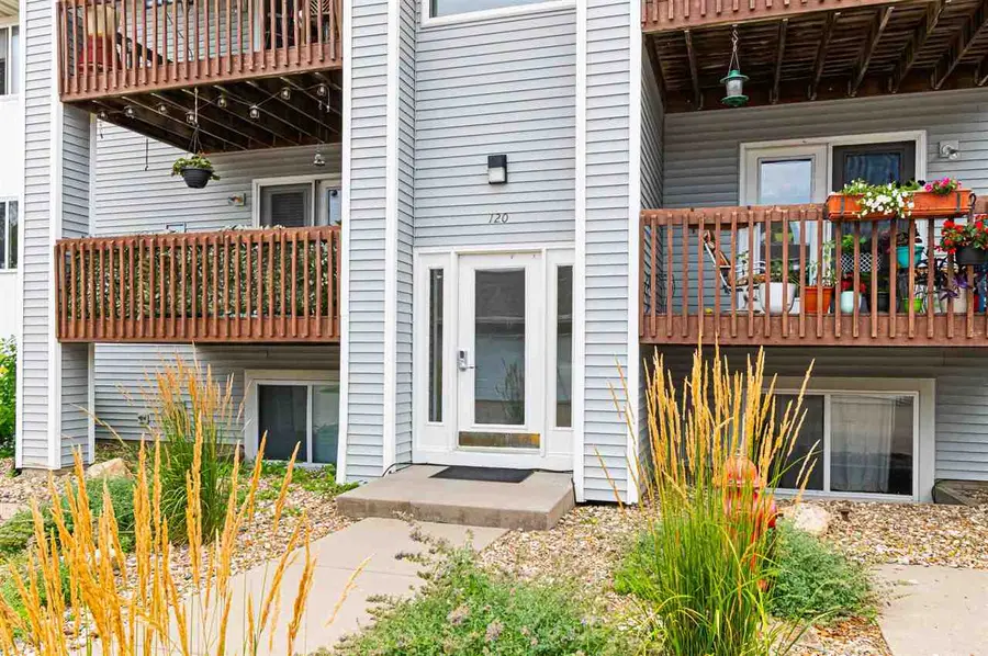 120 Shannon Dr, North Liberty, IA 52317 - Image #3