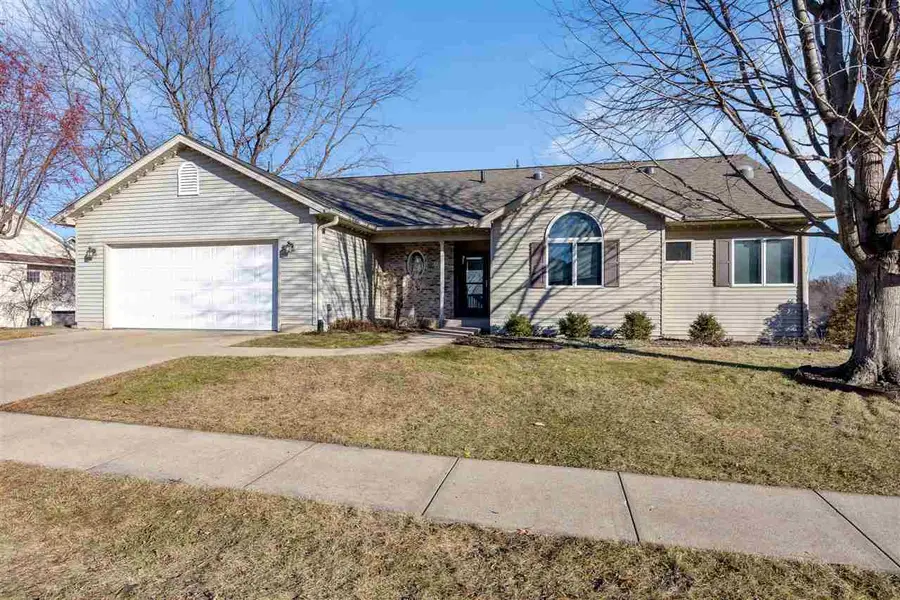 1018 Pheasant Valley St, Iowa City, IA 52246 - Image #2