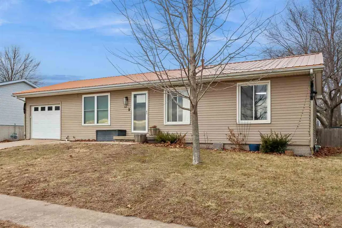 112 Mapel Dr, Lone Tree, IA 52755 - Image #1