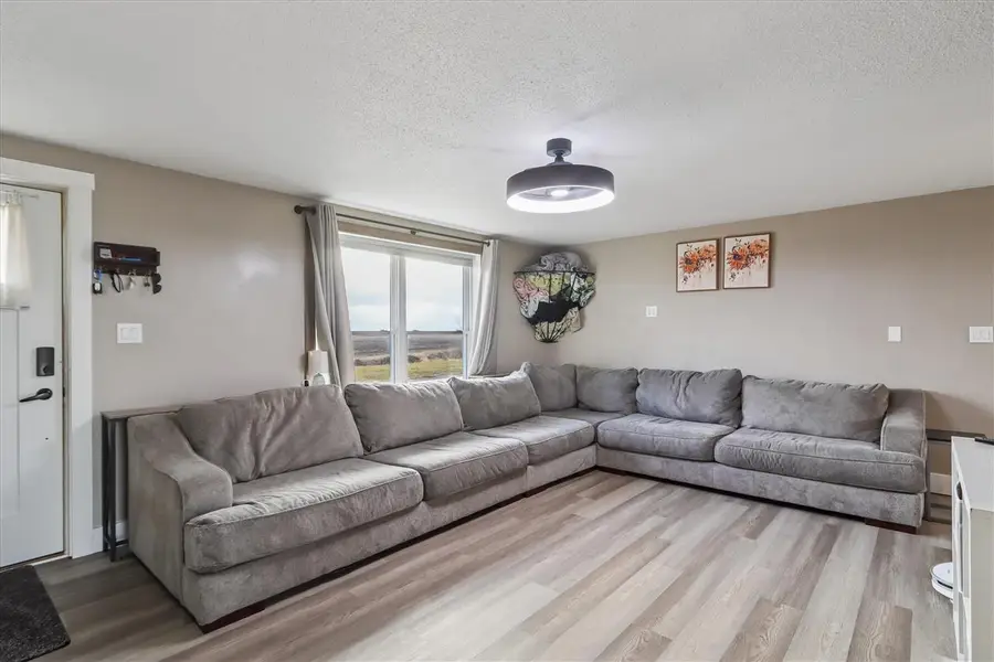 112 Mapel Dr, Lone Tree, IA 52755 - Image #3