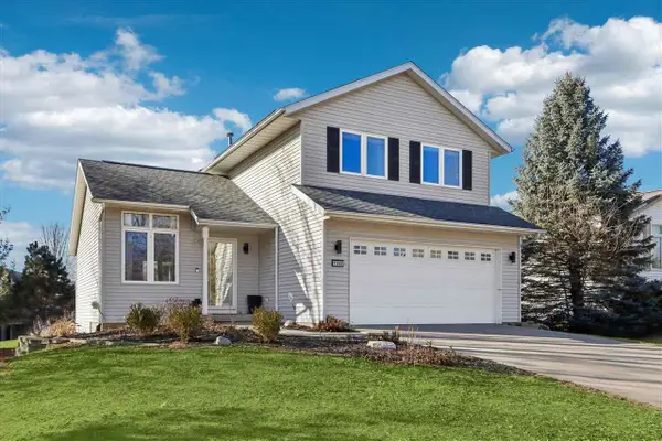 1906 Generry Dr, Coralville, IA 52241