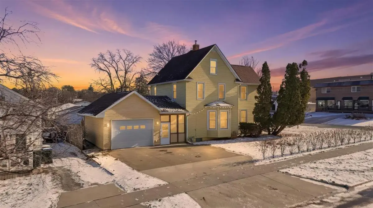 2212 F St, Iowa City, IA 52245 - Image #1