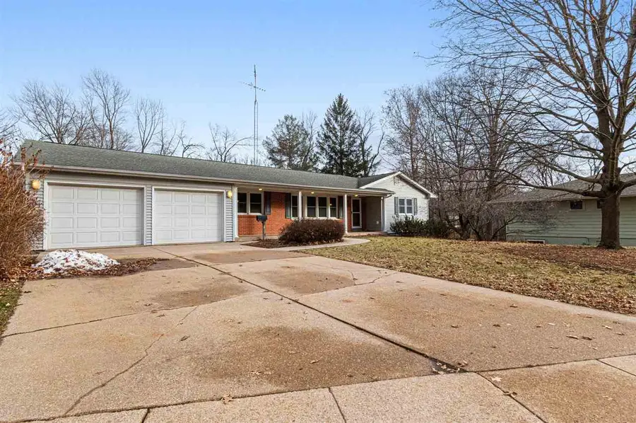 114 Potomac Drive, Iowa City, IA 52245 - Image #2