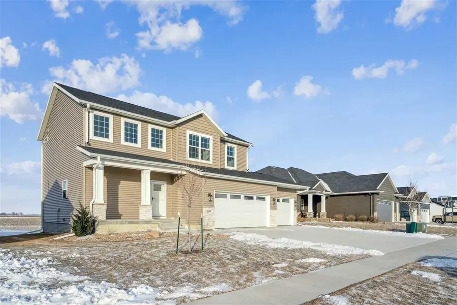 2406 Royal Oak Ridge Rd, Marion, IA 52302 - #2