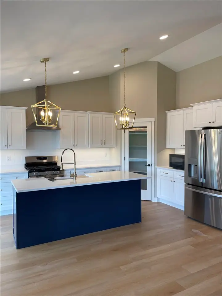 242 Chadwick Ln, Iowa City, IA 52245 - Image #3