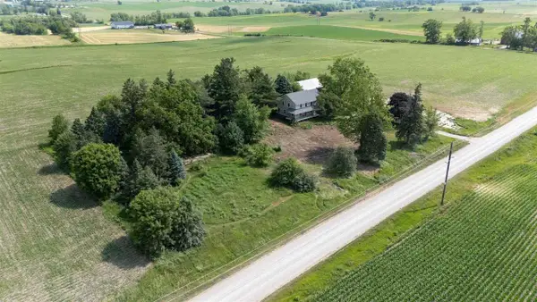 3213 305th St, Parnell, IA 52325